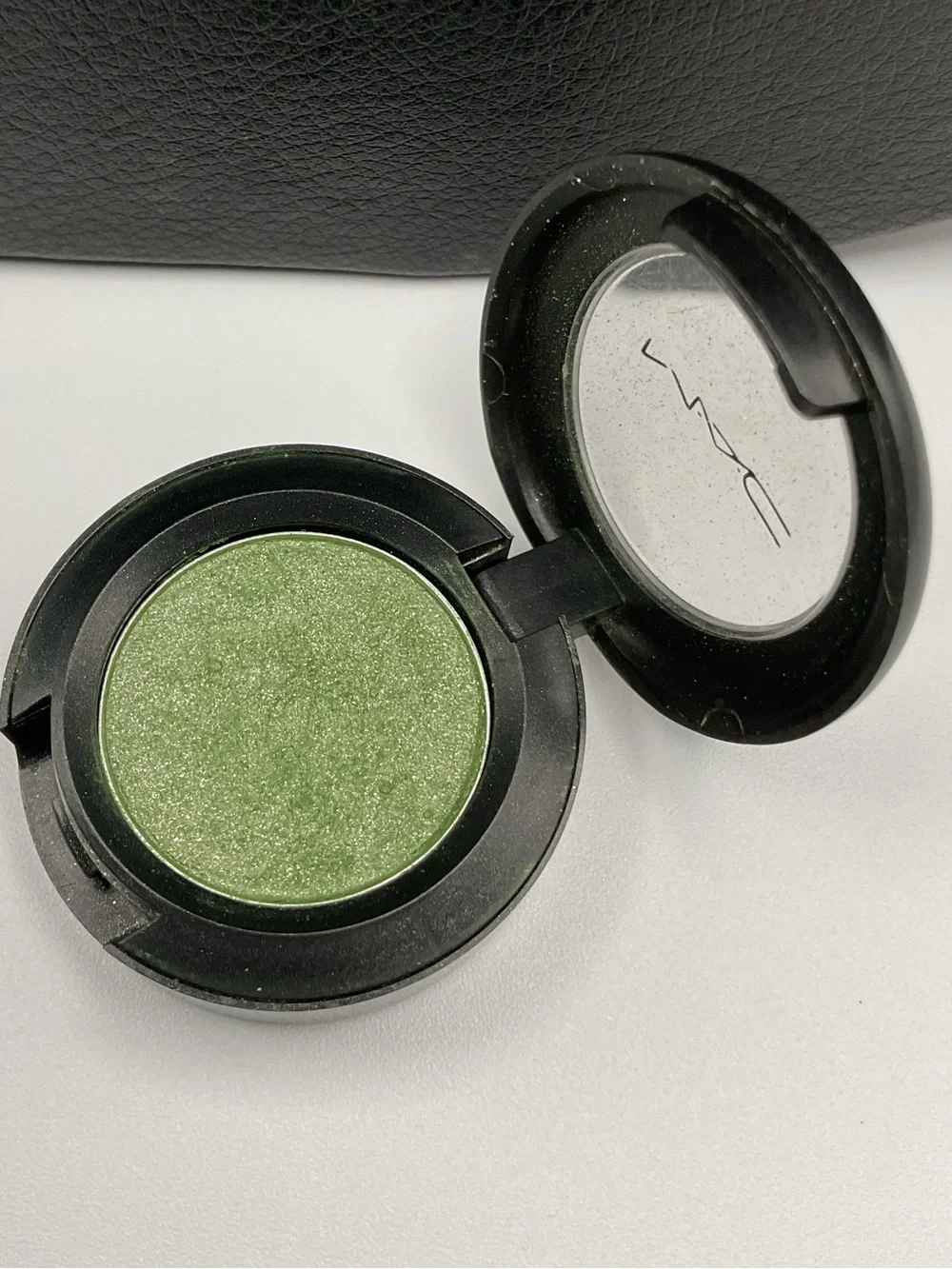 MAC Cosmetics Lustre Eyeshadow in Swimming